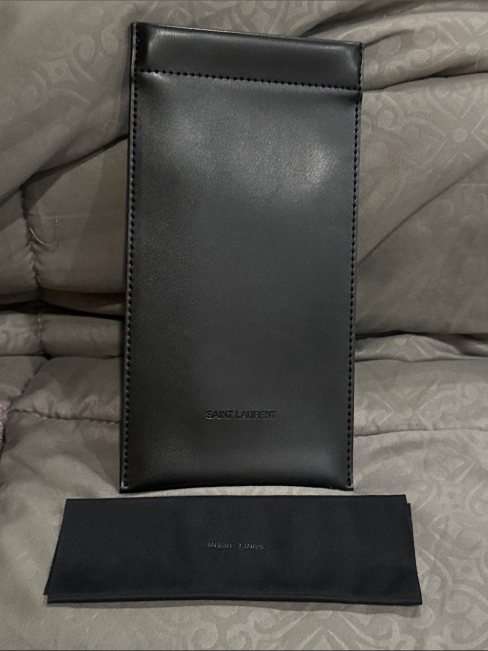 YSL Saint Laurent Glasses Sleeve